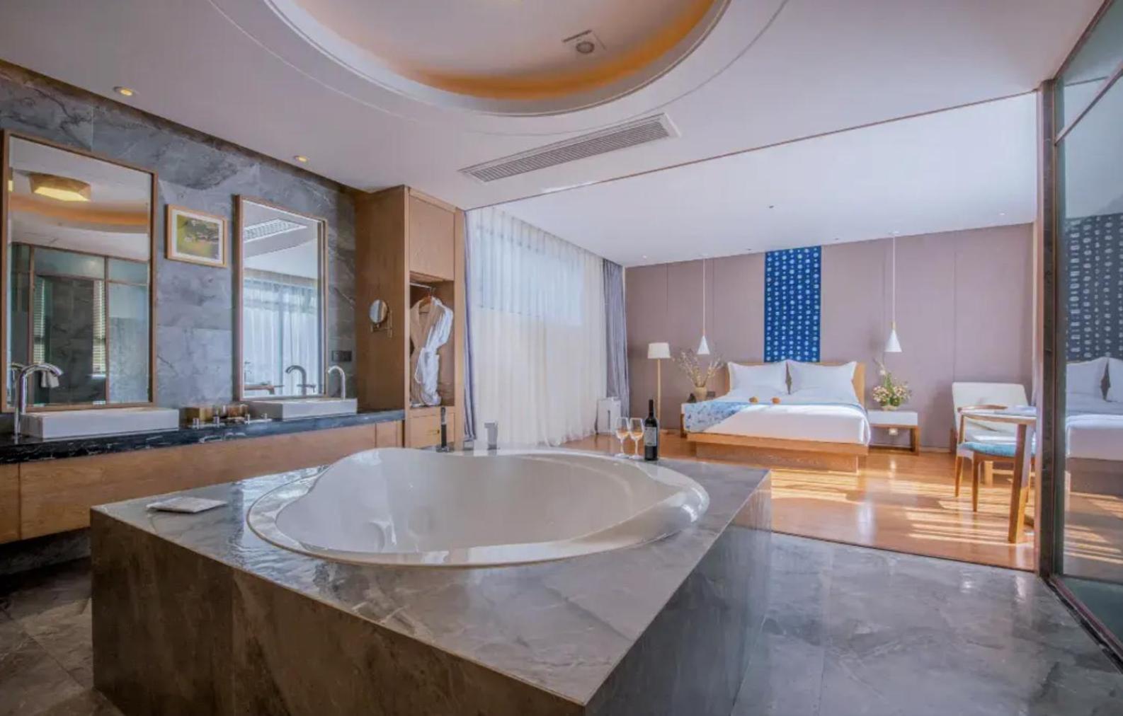 Hong Long Jing Hotel 大荔 外观 照片