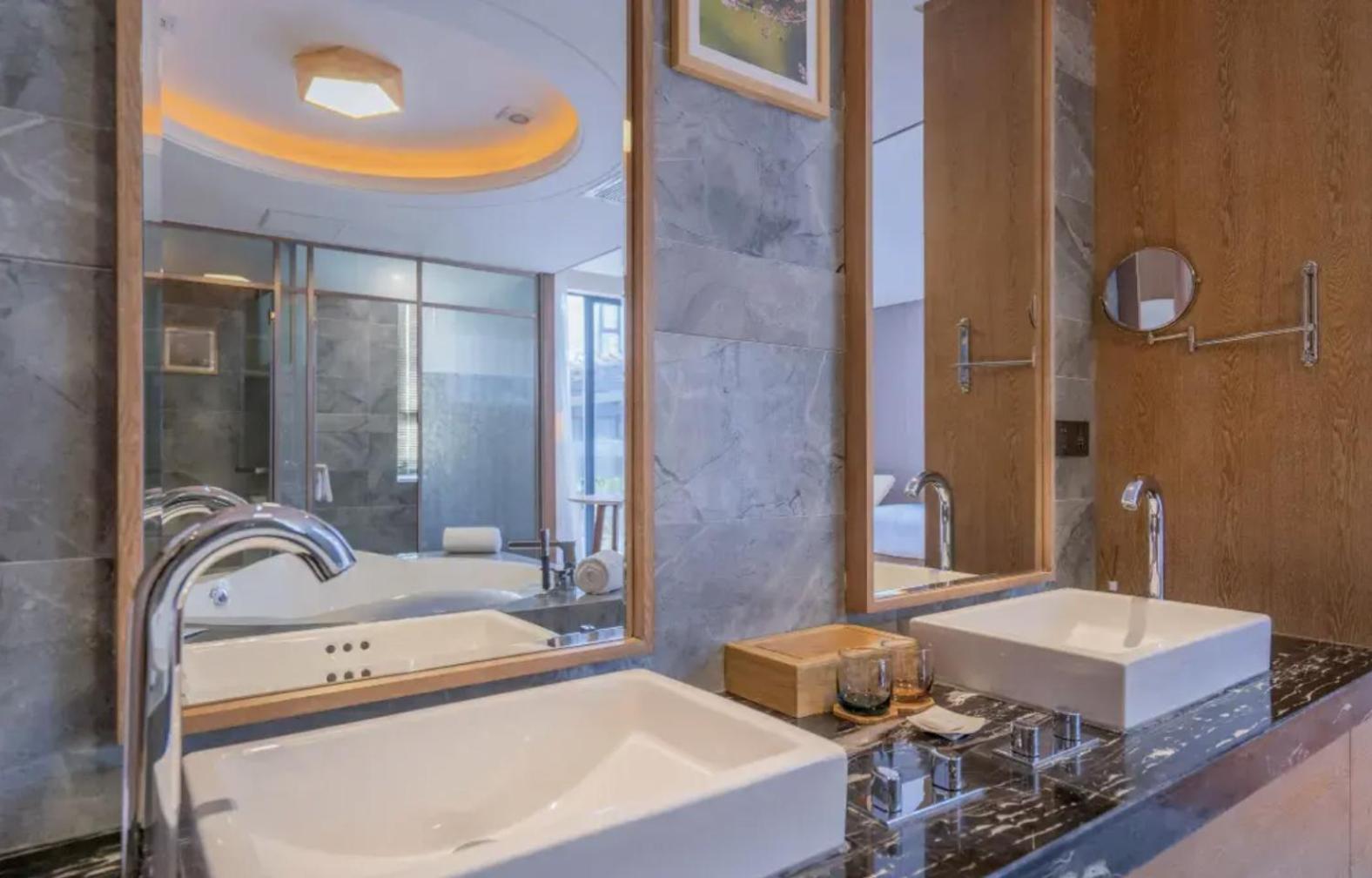 Hong Long Jing Hotel 大荔 外观 照片